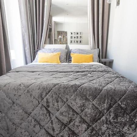 Le Petit Prince- Studio Cosy 2 Pers -Metro Valmy Lyon Eksteriør billede